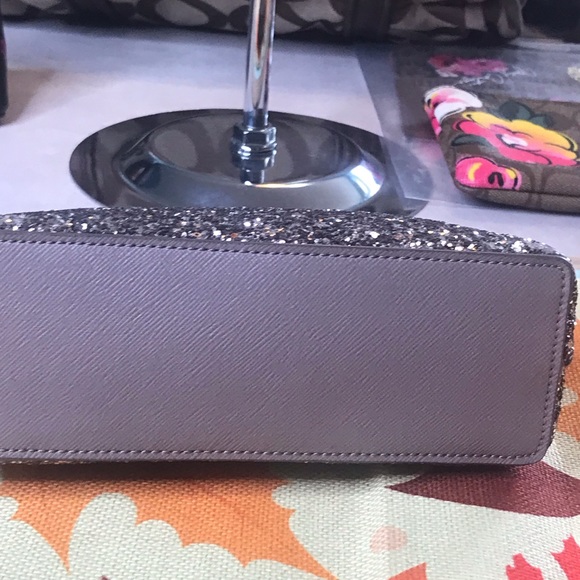 Kate Spade Little Shiloh Cosmetic bag, GUC! - Picture 3 of 8